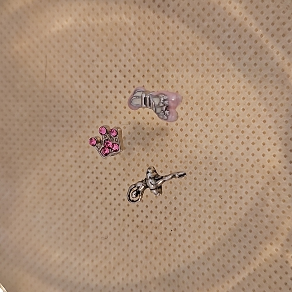 Origami Charm Set🩰 - Picture 2 of 3